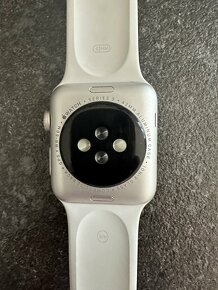 Apple Watch series 3 42 mm + řemínek navíc (S/M) - 4