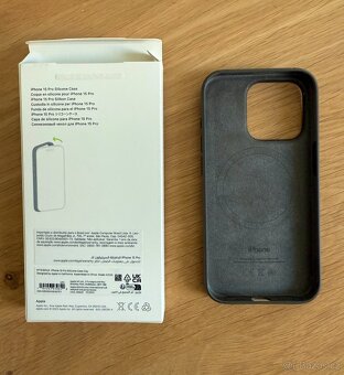 Silikonový obal / kryt MagSafe na iPhone 15 Pro, originál - 4