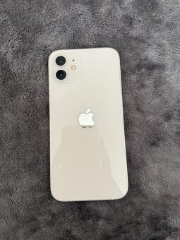 iPhone 12 128 GB bílý - 4