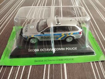 Škoda Octavia combi III policie ochranný rám 1:43 Dea - 4