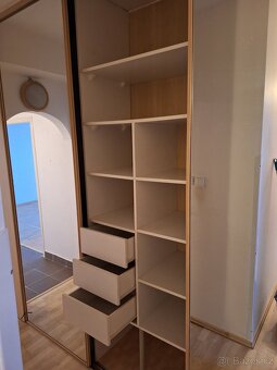 Vestavěná skříň - 4