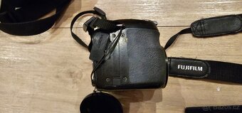 Foťák Fujifilm FinePix S2500HD - 4