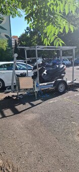 Přívěs na motorku sklopnou nájezdovou rampou - 4