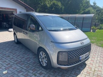 Prodám Hyundai Staria 4x4 r,v,11/22 naj.68000KM - 4