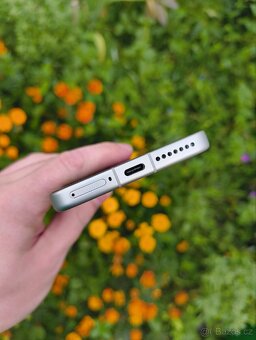 Xiaomi 15 (12/256 GB) - 4