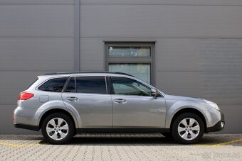 Elegantní a spolehlivý Subaru Outback z roku 2011 - 4