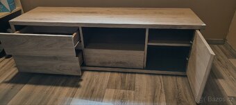 Kvalitní robustní televizní stolek - 4