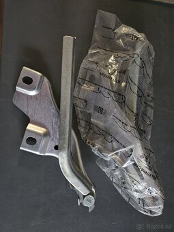 Panty přední kapoty Passat - 4