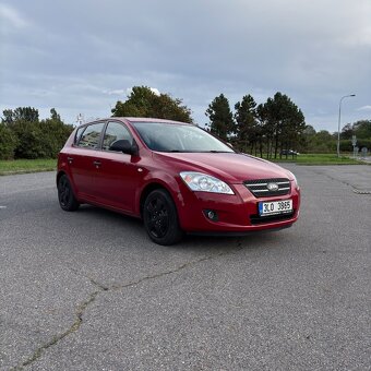Kia Ceed 1.4 benzín, r. 2008 – 226 000 km - 4