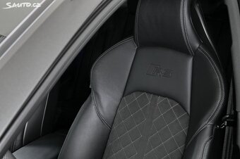 Audi RS4 Avant - 4