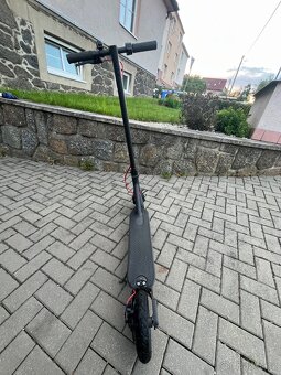 Elektrická koloběžka Xiaomi Mi Eletric Scooter Pro - 4