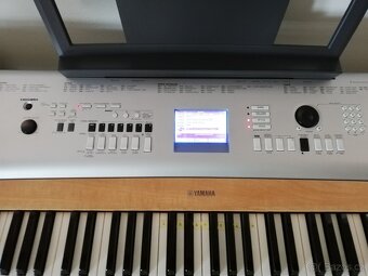 Piano Yamaha DGX-630 - 4