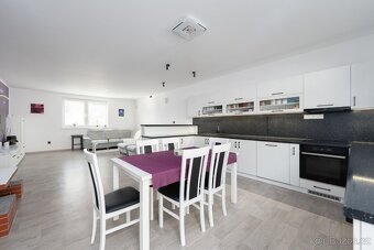 prodej rodinného domu 7kk Zlín - Louky - 4