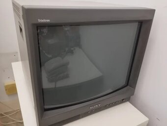 Sony PVM-20N1E - 4
