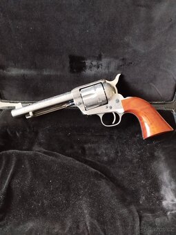 Prodám revolver - 4