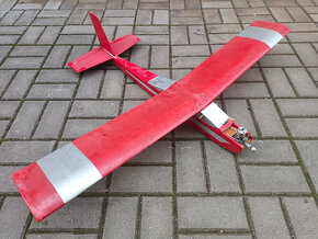 Starší různé rc auta buggy autokros el. moto dělané letadlo - 4