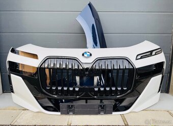 BMW G70 nárazník M-paket světla blatnik - 4