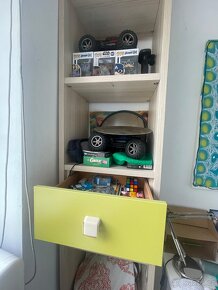 Skříňky a psací stůl - 4