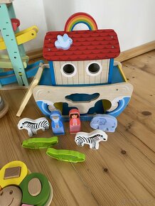 Velký set dřevěných hraček + Věšák Ikea Flisat - 4