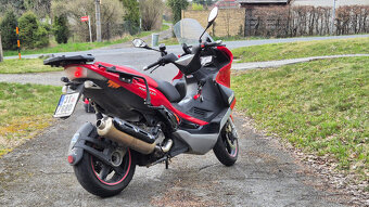Gilera Nexus 500 maxi skútr - 4
