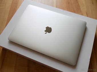APPLE MacBook Air 13,3" (2020) / M1 / 8GB RAM / 256GB / CZ - 4