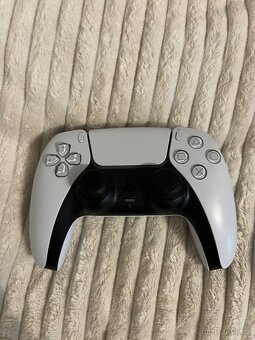 PlayStation 5 + 2. ovladač - 4