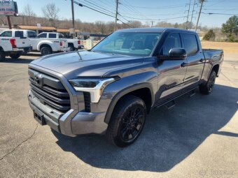 2023 Toyota Tundra SR5 3.4 - 4