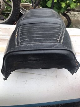 Sedadlo na Kawasaki KZ 650 (Z650) 1977 - 1979 - 4