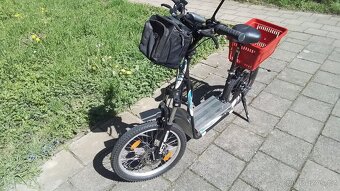 Elektrická koloběžka Perut City - 4