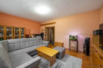 Prodej bytu 3+1 s garáží a parkovacím stáním ve dvoře - 4