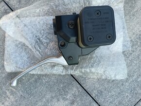 BMW R100R i jiný model přední brzdová páka s válcem aádobkou - 4