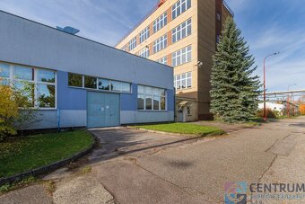 Nabízíme k pronájmu přízemní výrobní nebo skladovocí halu o  - 4