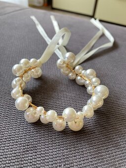 Svatební či bílé společenské šaty + náramek - 4