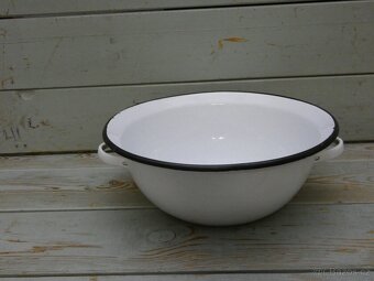 Bílá smaltovaná mísa s ušima - 4