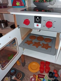 Dětská kuchyňka s policemi navíc - 4