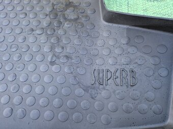 Škoda Superb I vana do kufru - 4