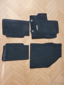 koberečky, poklice, středové krytky - 4