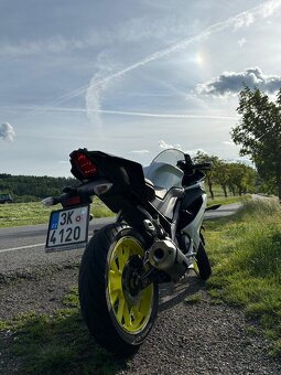 Yamaha yzf-r125 2021 - 4