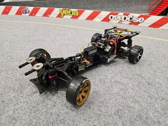 RC drift auto Sakura D6 - 4
