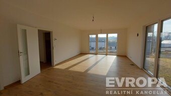 Novostavba rodinného domu 4+kk, pozemek 800m2, 15minut od ok - 4