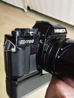 Minolta X700 s obj. Soligor 35-200 - 4