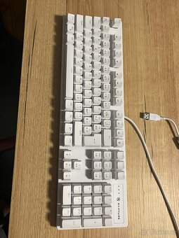 Prodám herní klávesnici Rapture X-RAY Out.Red bílá, v záruce - 4