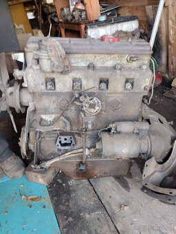 Žuk - motor a převodovka - 4