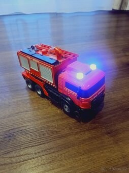 Hasičské auto na dálkové ovládání - 4