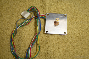 krokový motor Fuji SMS40-4812-D - 4