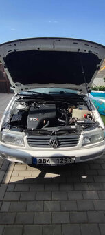 Volkswagen Passat - 4