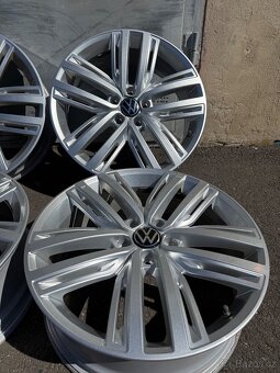 Originál VW R19 5x112 R-line - 4