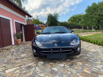 Jaguar XK8 - 4