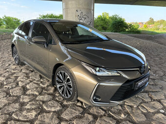 Toyota Corolla Sedan 1.8 Hybrid, TOP stav - 4