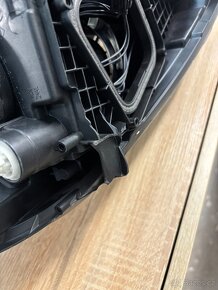 Světlomet levý přední xenon Renault Kadjar 260605720R - 4